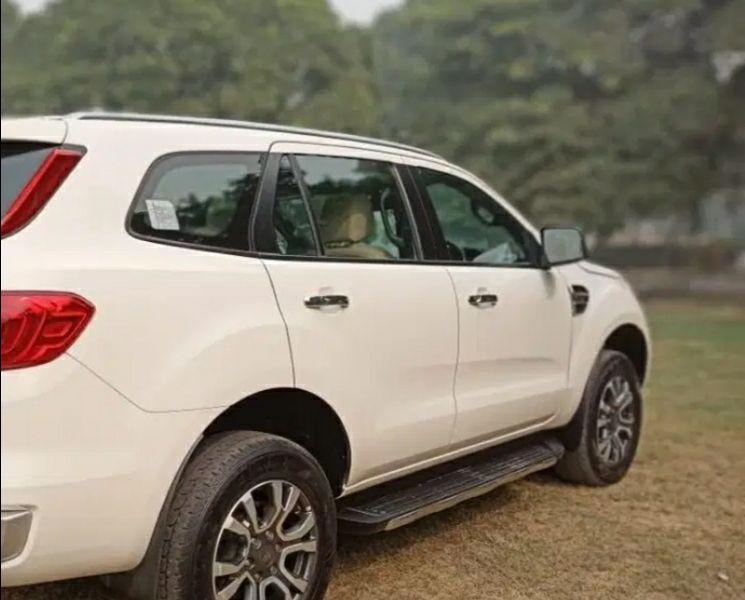 Ford Endeavour Titanium 2.2 4x2 AT 2018