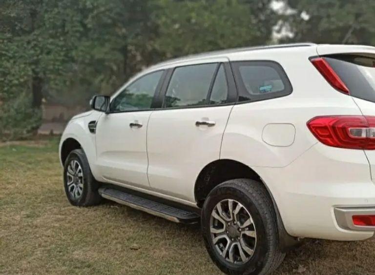 Ford Endeavour Titanium 2.2 4x2 AT 2018