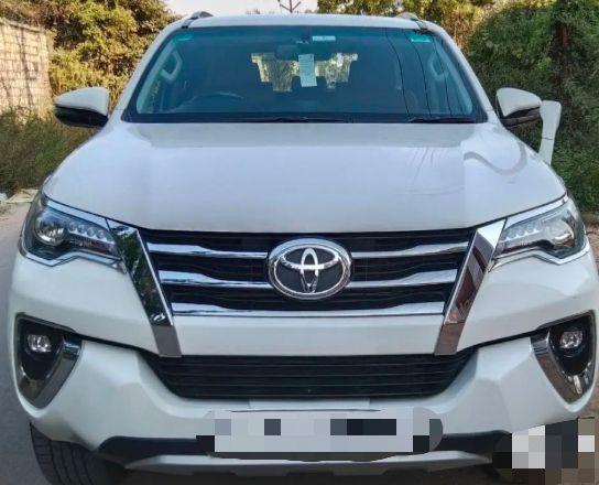 Toyota Fortuner 2.8 4x4 AT 2019