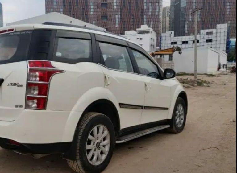 Mahindra XUV500 W6 2016