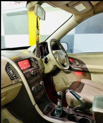 Mahindra XUV500 W8 2012