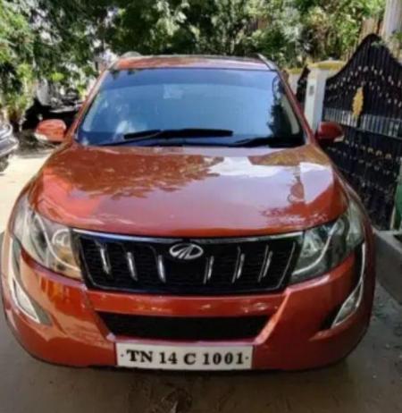 Mahindra XUV500 W10 2015