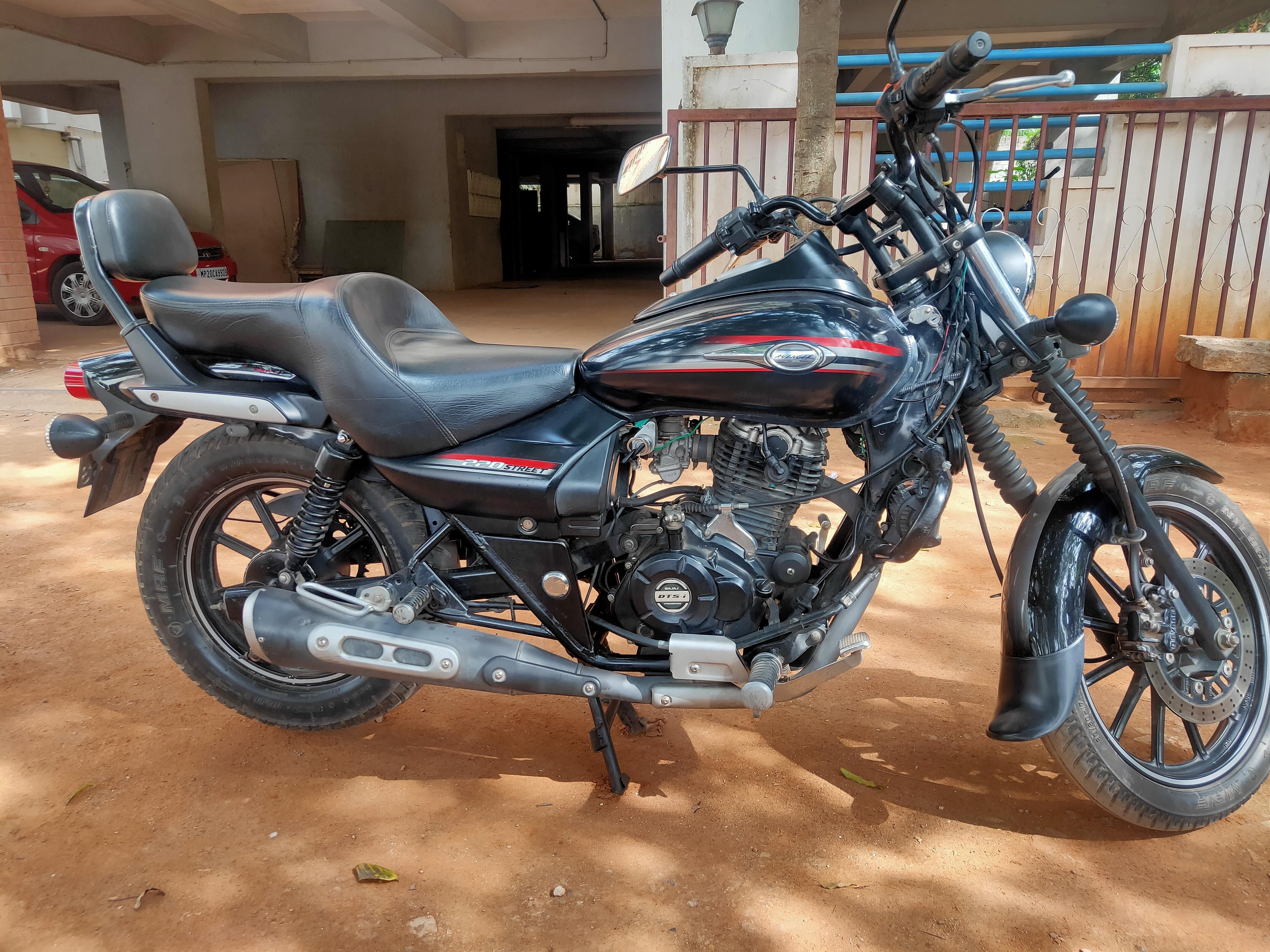 buy bajaj avenger online