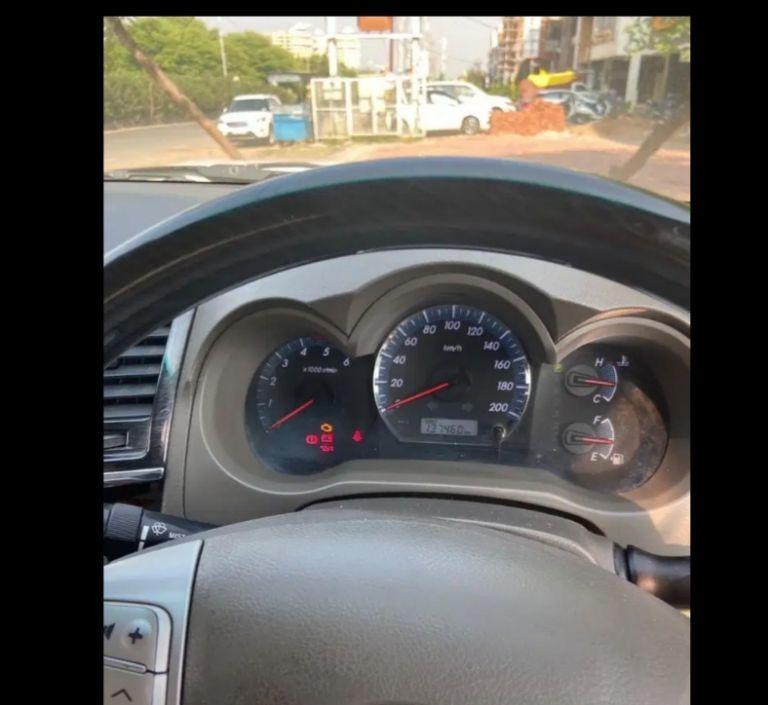 Toyota Fortuner 3.0 4X2 AT 2013