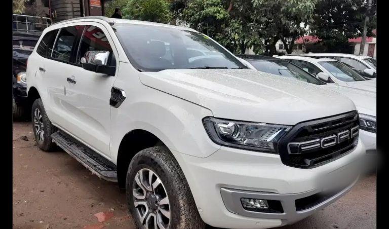 Ford Endeavour Titanium 2.2 4x2 AT 2017