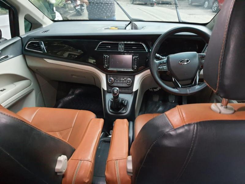 Mahindra Marazzo M6 8 STR 2018