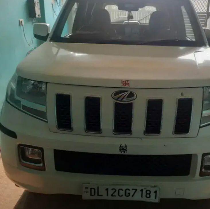 Mahindra TUV300 T8 2015