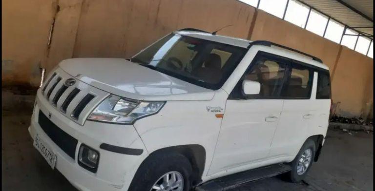 Mahindra TUV300 T8 2015