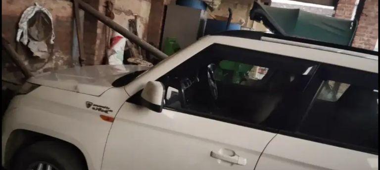 Mahindra TUV300 T8 2016