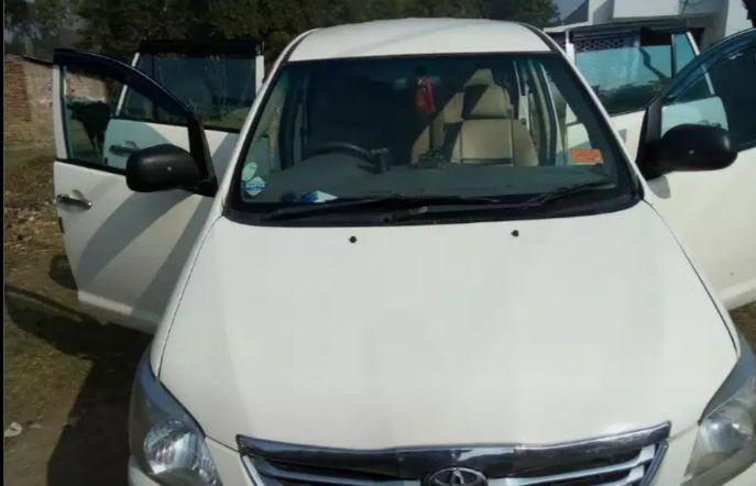 Toyota Innova 2.5 EV MS 8 STR 2010