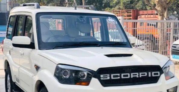 Mahindra Scorpio S10 4WD AT 2016