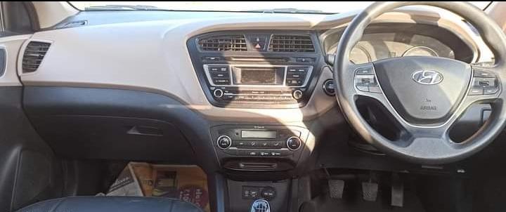 Hyundai i20 Sportz 1.4 CRDi 2015