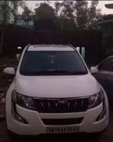 Mahindra XUV500 W10 2016