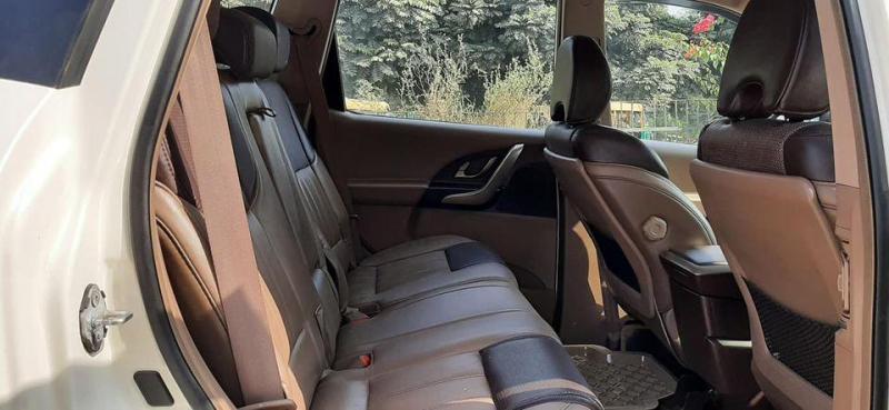 Mahindra XUV500 W8 4WD 2012