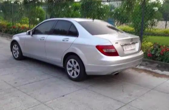 Mercedes-Benz C-Class 220 BlueEfficiency 2012