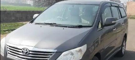 Toyota Innova 2.5 ZX 7 STR BS IV 2013