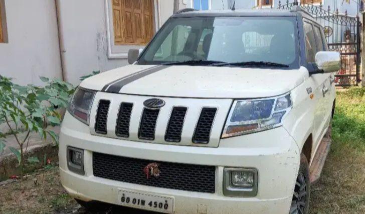 Mahindra TUV300 T10 2018