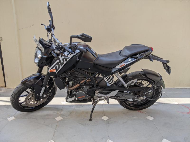 Used KTM Duke 200cc 2016 Model (PID1419897128) Bike for Sale in Ahmedabad