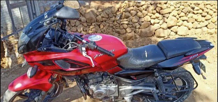 Bajaj Pulsar 220cc 2012