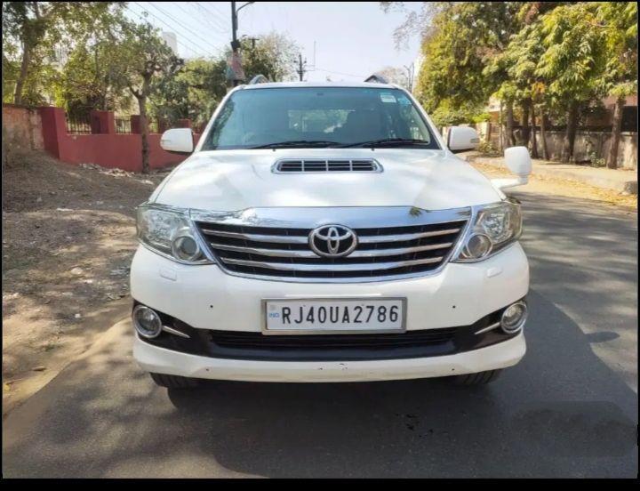 Toyota Fortuner 3.0 4x2 MT 2015
