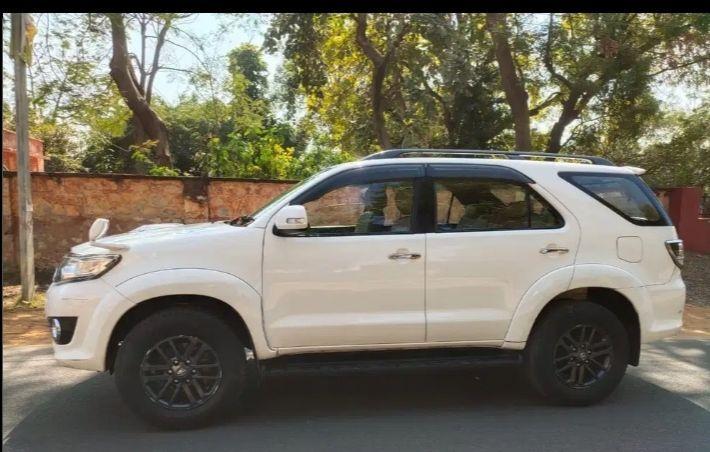Toyota Fortuner 3.0 4x2 MT 2015