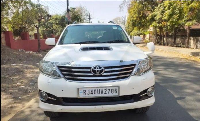 Toyota Fortuner 3.0 4x2 MT 2015