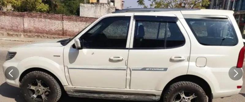 Tata Safari Storme EX 2016