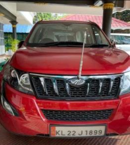 Mahindra XUV500 W6 2016