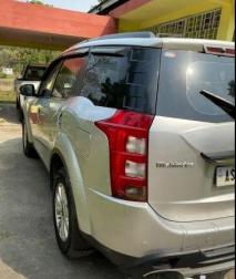 Mahindra XUV500 W10 2015