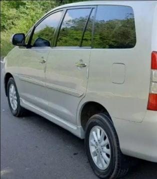 Toyota Innova 2.5 G 2012