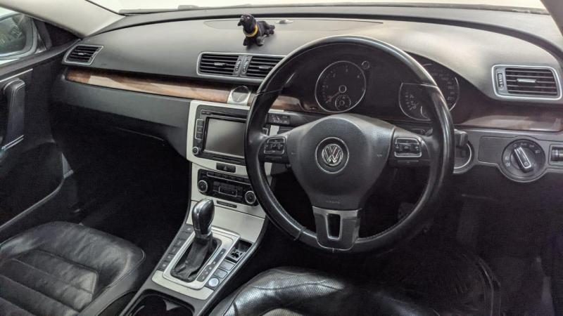 Volkswagen Passat Highline 2.0 TDI AT 2011