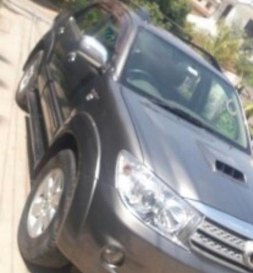 Toyota Fortuner 3.0 4x2 MT 2011
