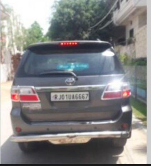 Toyota Fortuner 3.0 4x2 MT 2011