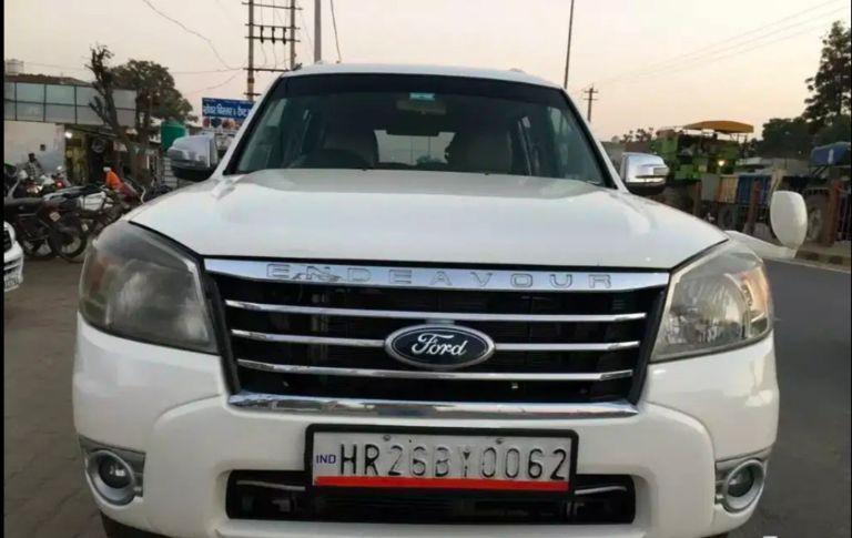 Ford Endeavour 2.5L 4x4 MT 2013