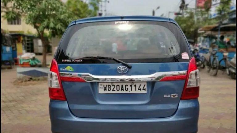 Toyota Innova 2.5 V 8 STR 2014