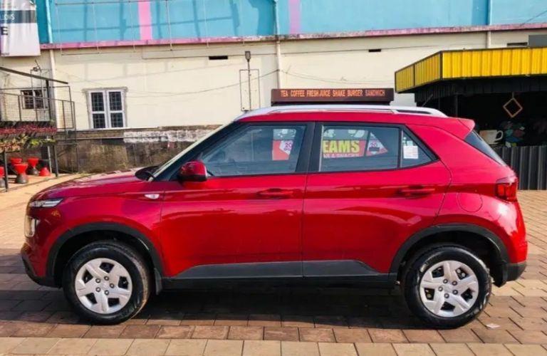 Hyundai Venue S 1.2 Petrol 2019