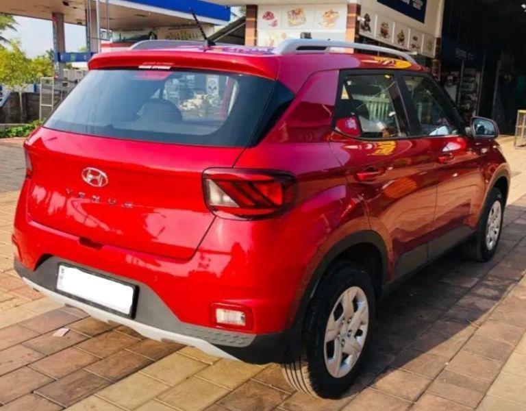 Hyundai Venue S 1.2 Petrol 2019