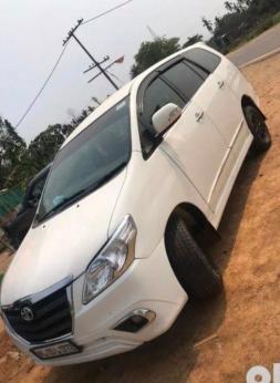 Toyota Innova 2.0 VX 7 STR BS IV 2014