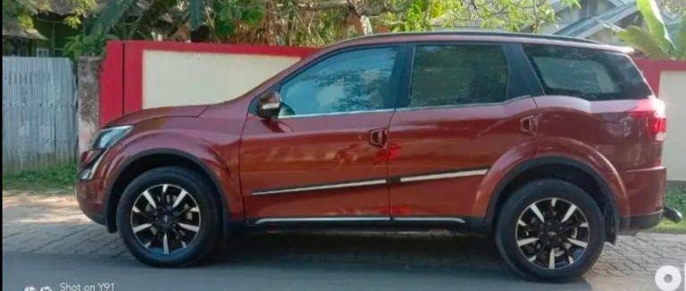 Mahindra XUV500 W11 2019
