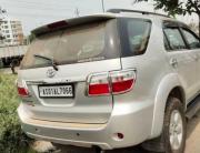 Toyota Fortuner 3.0 4X4 MT 2010
