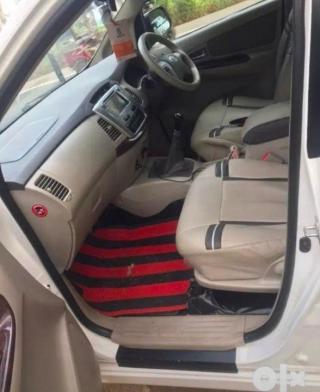 Toyota Innova 2.0 VX 7 STR BS IV 2014