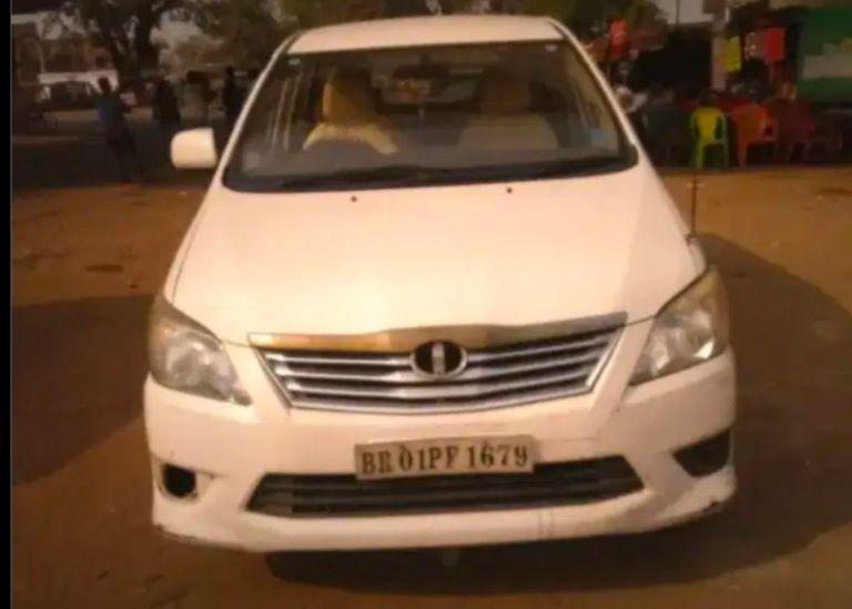 Toyota Innova 2.5 EV PS 8 STR 2014