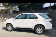 Toyota Fortuner 3.0 4X4 MT 2010