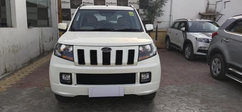 Mahindra TUV300 T10 2018