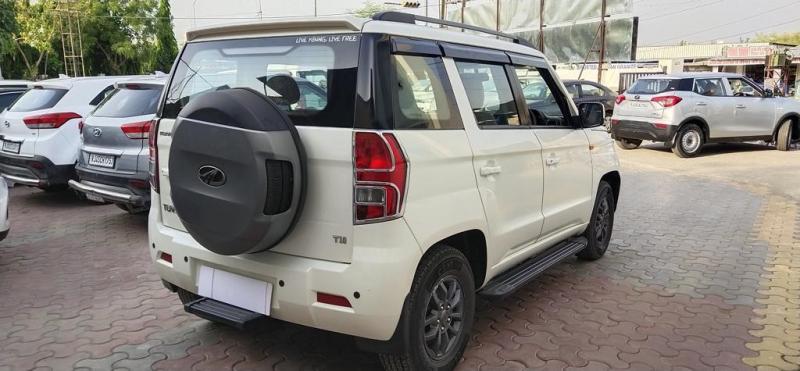 Mahindra TUV300 T10 2018