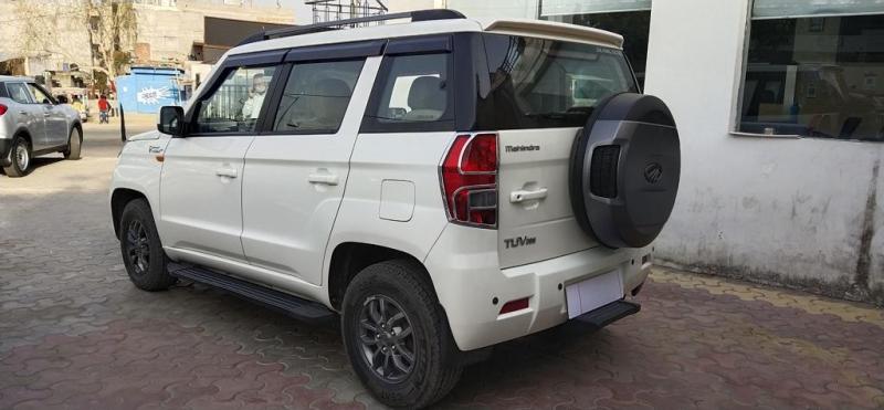 Mahindra TUV300 T10 2018