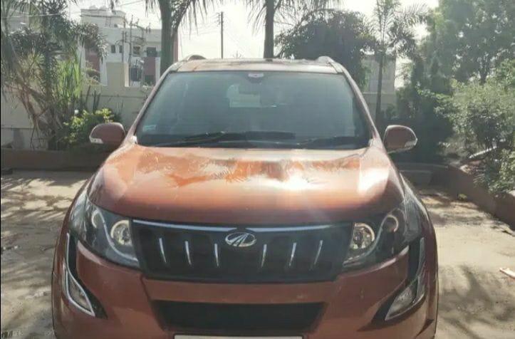 Mahindra XUV500 W6 2015