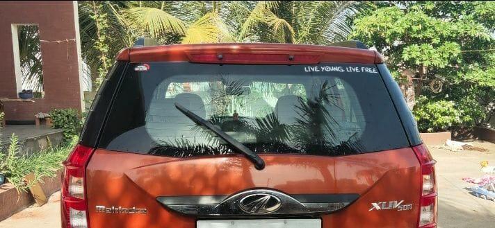 Mahindra XUV500 W6 2015