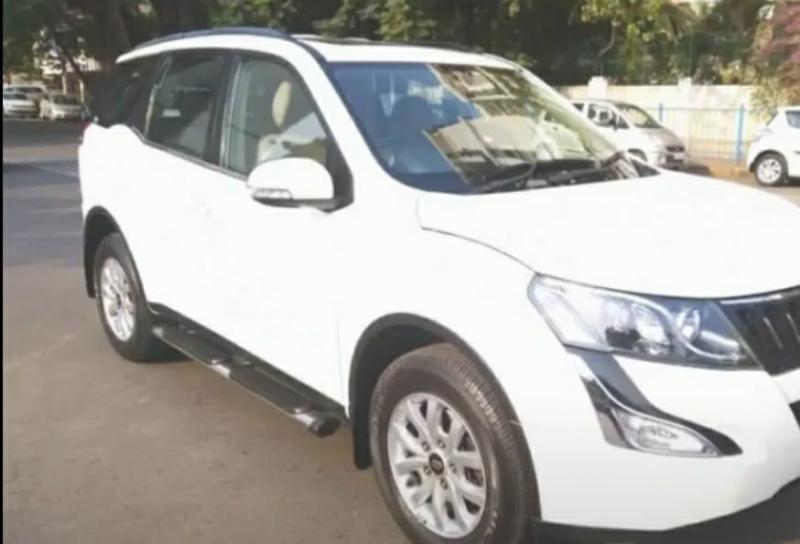 Mahindra XUV500 W10 2016