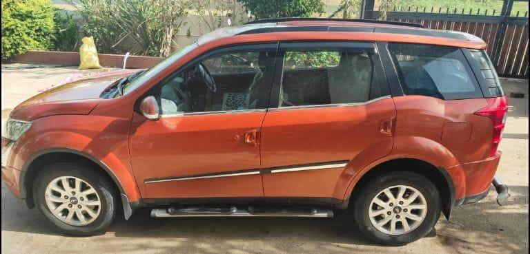 Mahindra XUV500 W6 2015